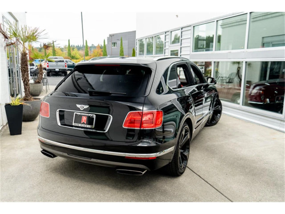 2017 Bentley Bentayga - Image 6 of 12