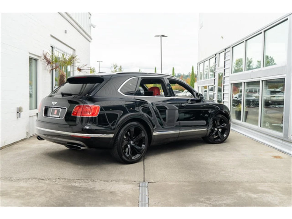 2017 Bentley Bentayga - Image 7 of 12