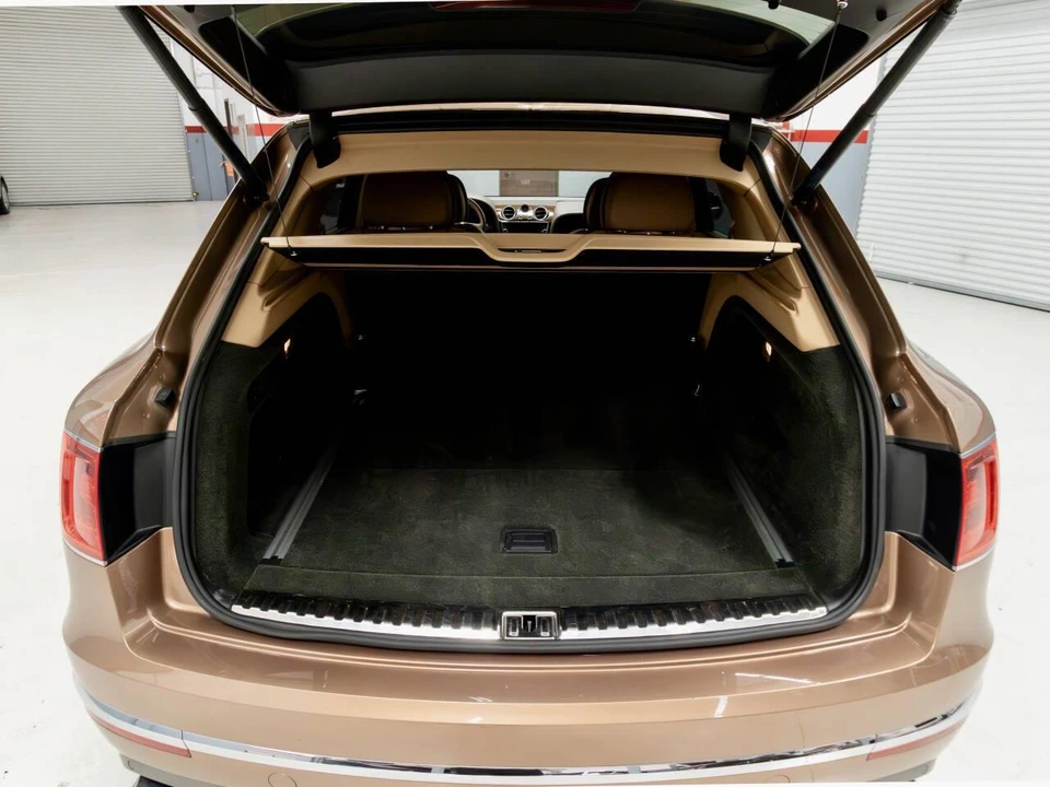 2017 Bentley Bentayga - Image 19 of 31