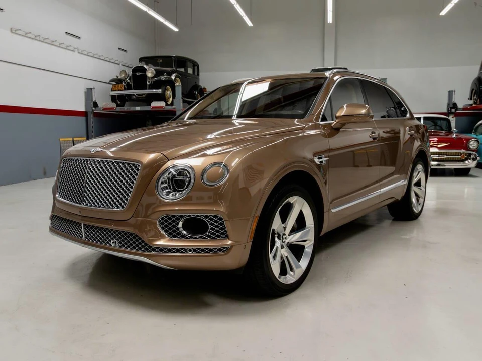 2017 Bentley Bentayga - Image 2 of 31