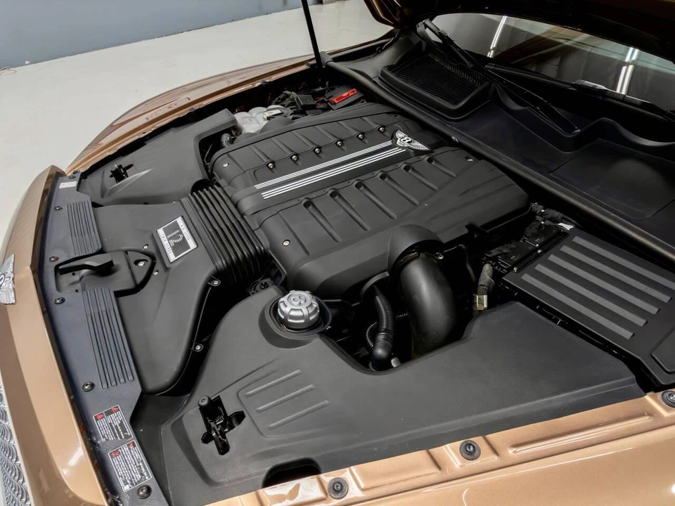 2017 Bentley Bentayga - Image 11 of 31