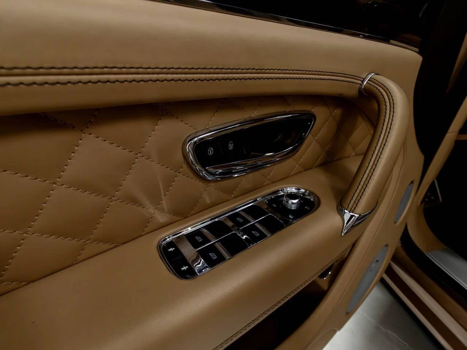 2017 Bentley Bentayga - Image 23 of 31