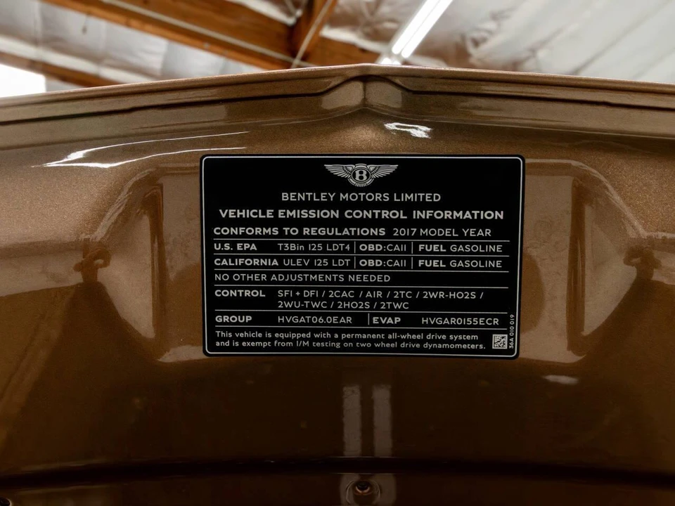 2017 Bentley Bentayga - Image 17 of 31
