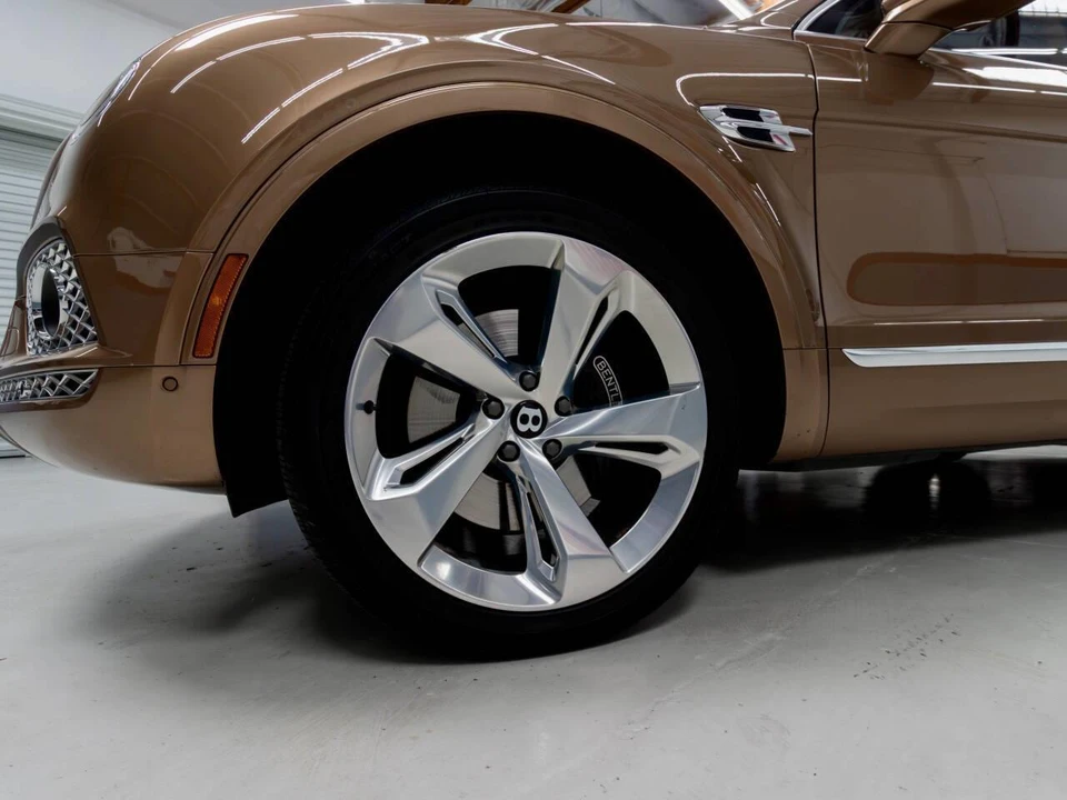 2017 Bentley Bentayga - Image 9 of 31