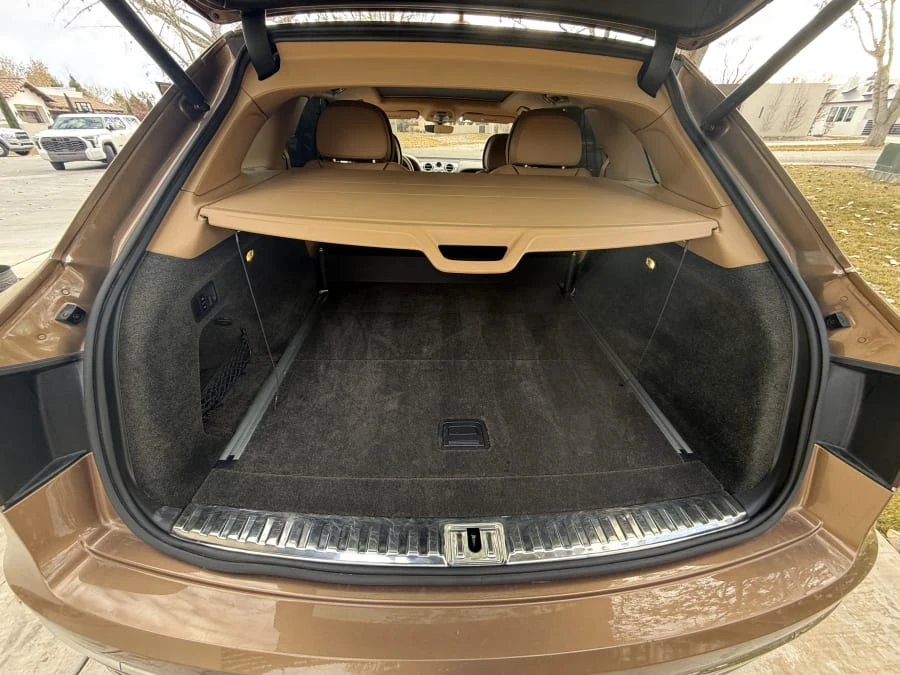 2017 Bentley Bentayga - Image 25 of 27