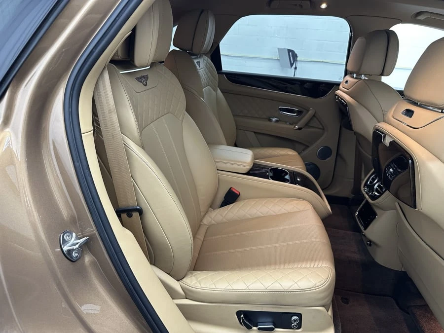 2017 Bentley Bentayga - Image 13 of 27
