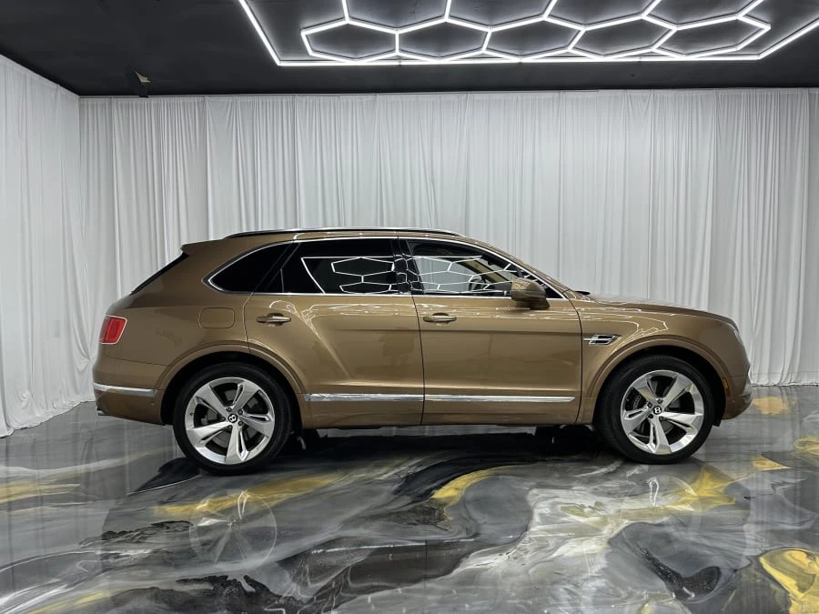 2017 Bentley Bentayga - Image 2 of 27