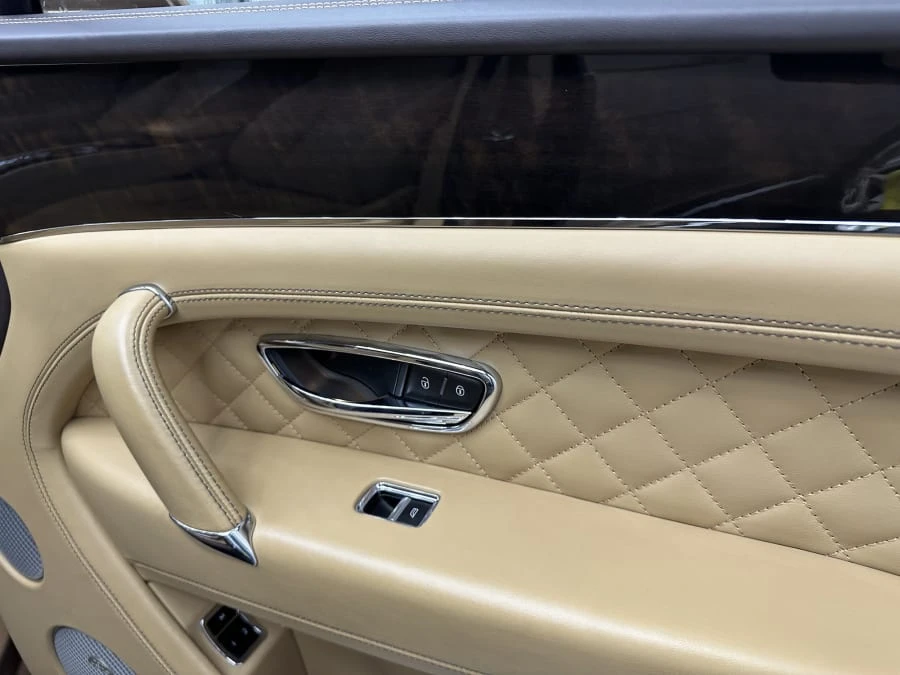 2017 Bentley Bentayga - Image 17 of 27