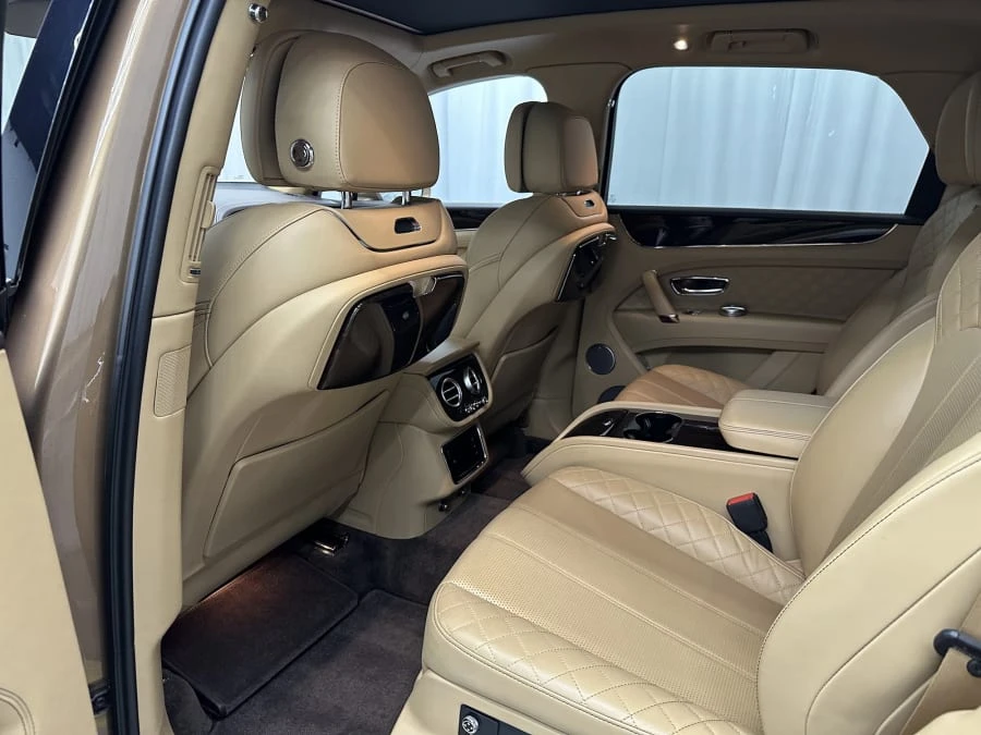 2017 Bentley Bentayga - Image 15 of 27