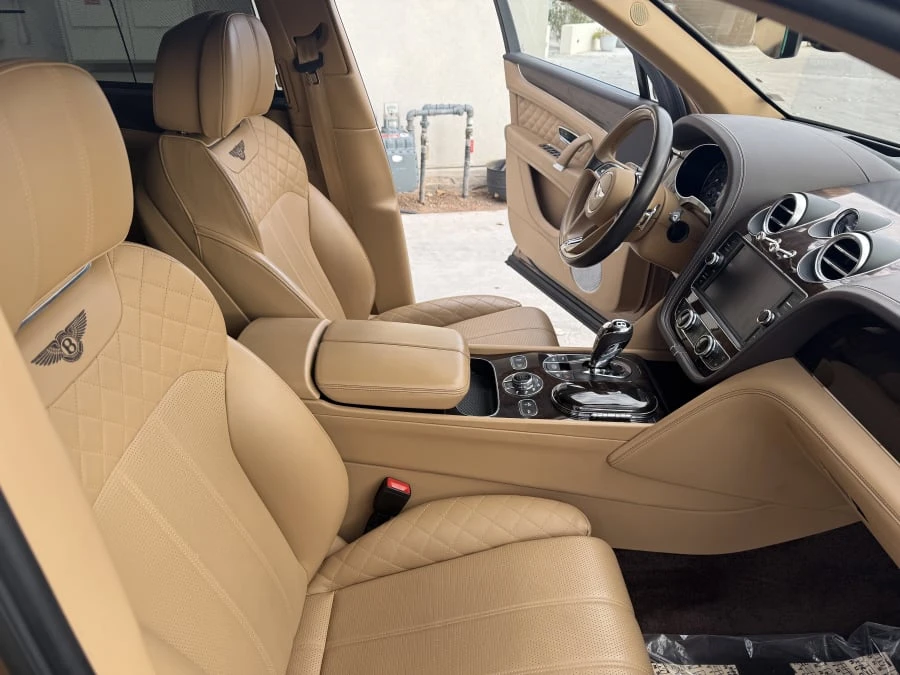 2017 Bentley Bentayga - Image 20 of 27