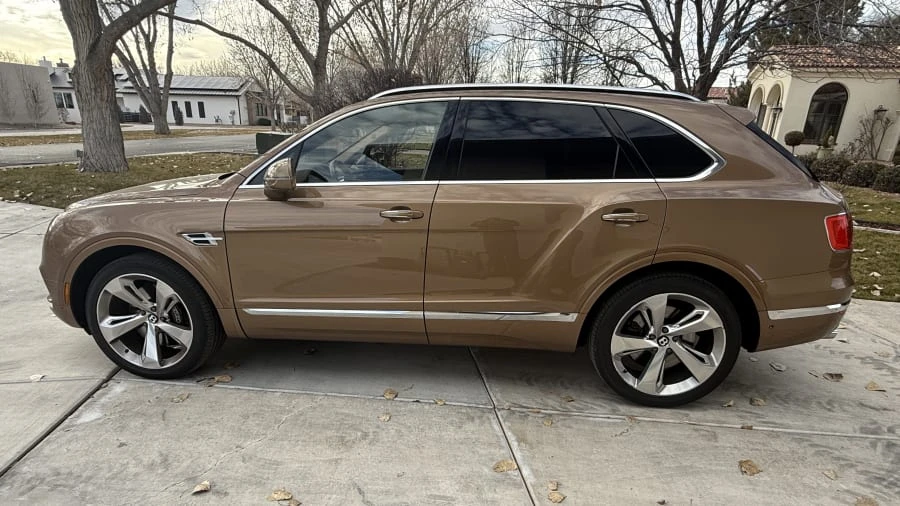2017 Bentley Bentayga - Image 2 of 27