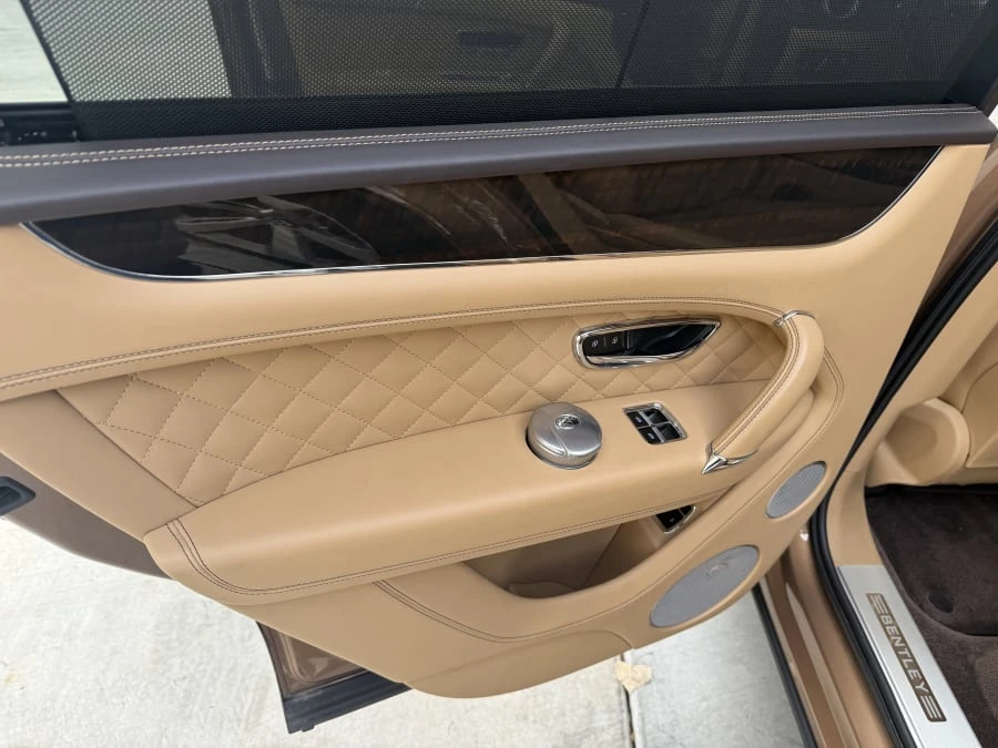 2017 Bentley Bentayga - Image 15 of 27