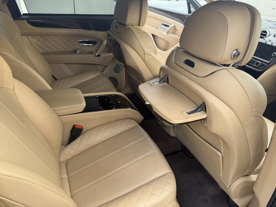 2017 Bentley Bentayga - Image 18 of 27