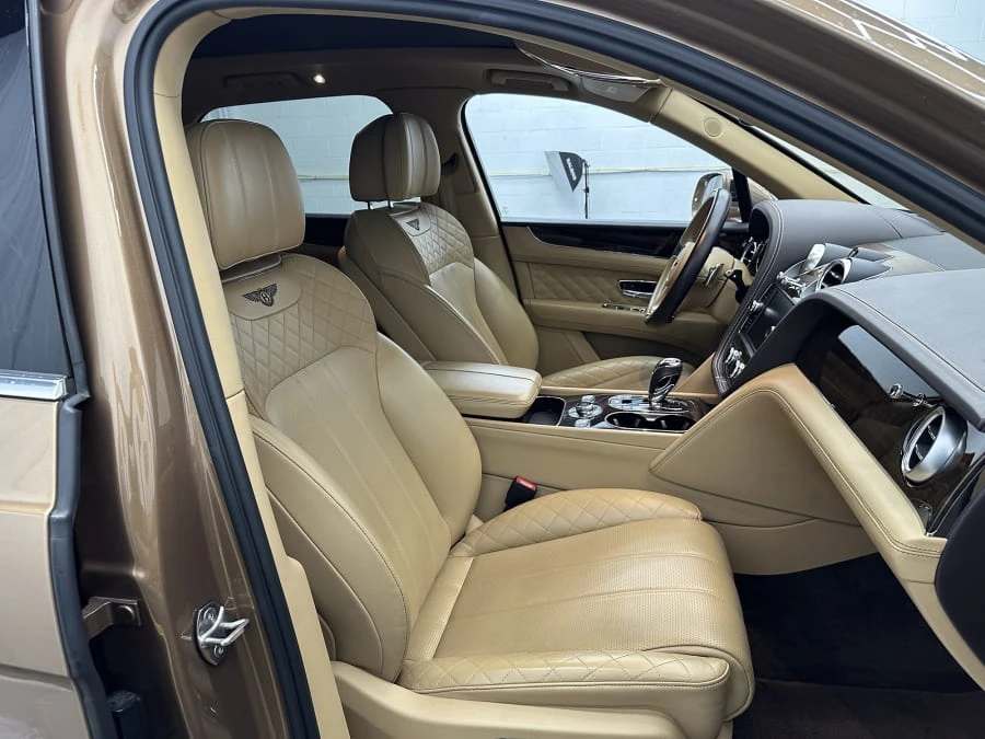 2017 Bentley Bentayga - Image 12 of 27