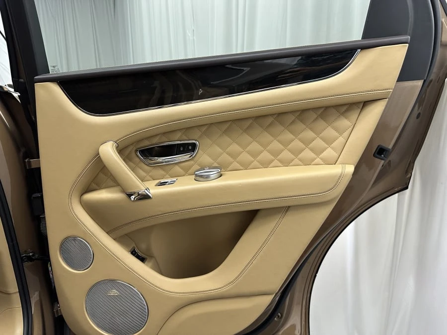 2017 Bentley Bentayga - Image 22 of 27