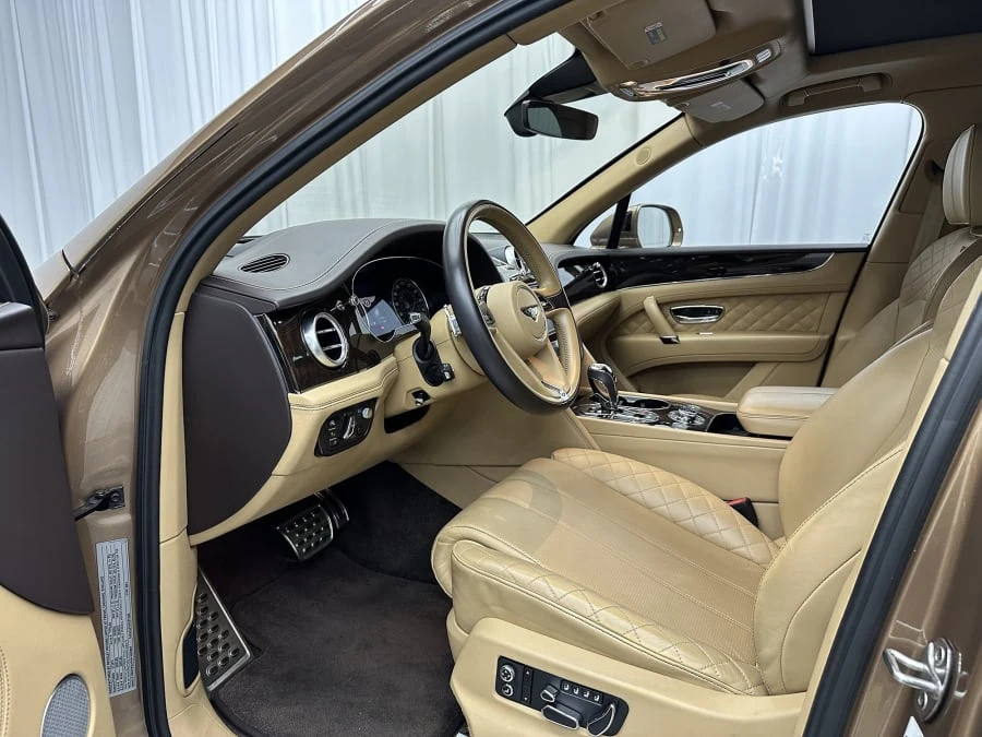 2017 Bentley Bentayga - Image 10 of 27