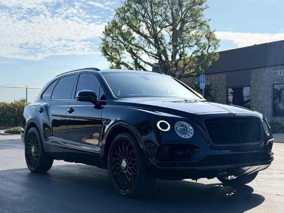 2017 Bentley Bentayga - Image 3 of 22
