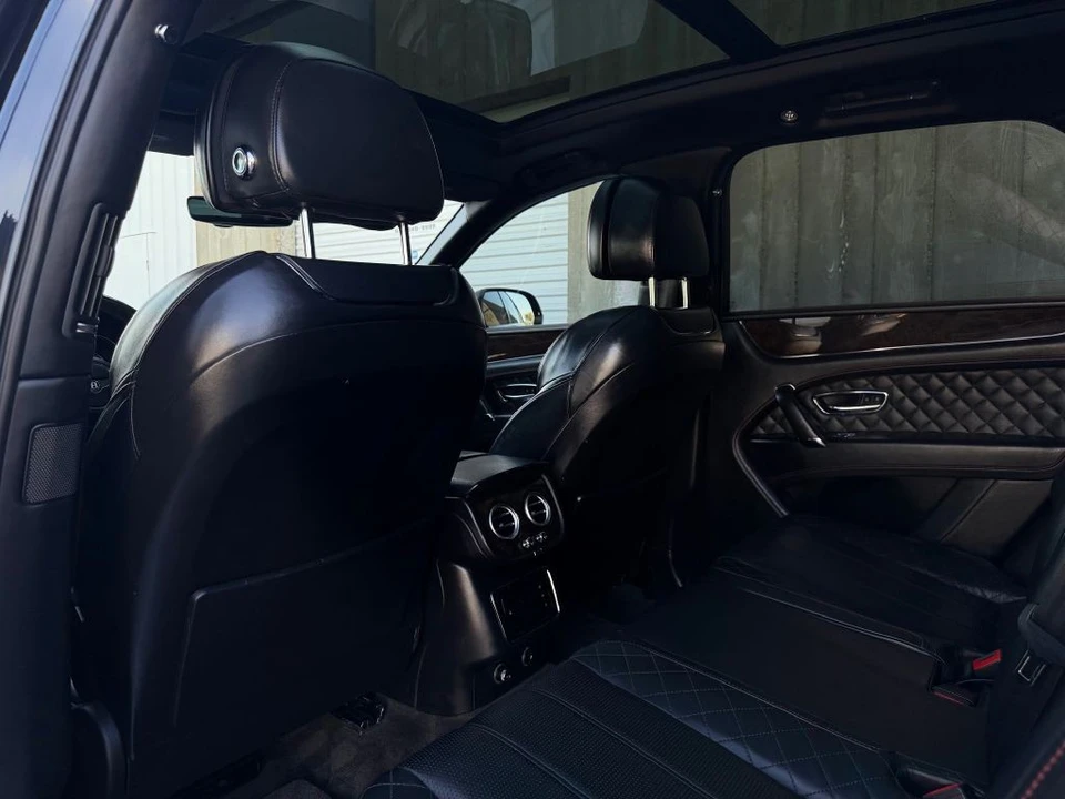 2017 Bentley Bentayga - Image 13 of 22