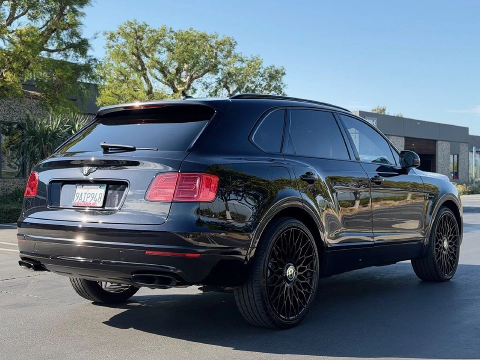 2017 Bentley Bentayga - Image 4 of 22