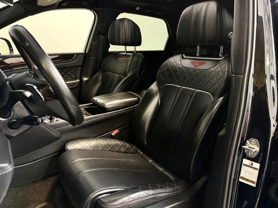 2017 Bentley Bentayga - Image 19 of 21