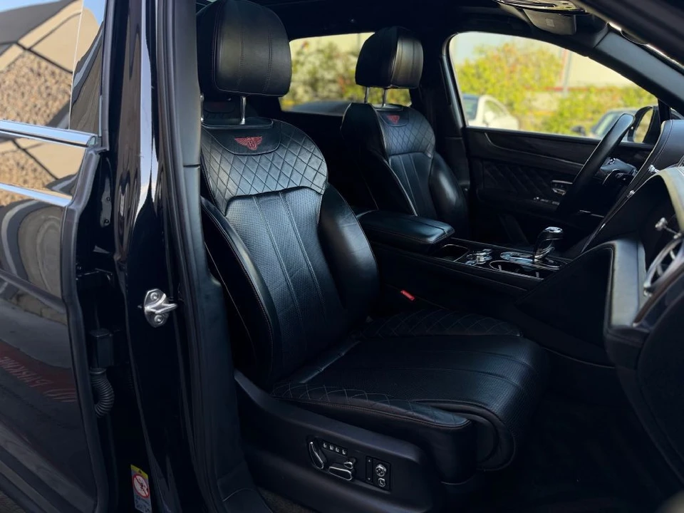 2017 Bentley Bentayga - Image 17 of 22