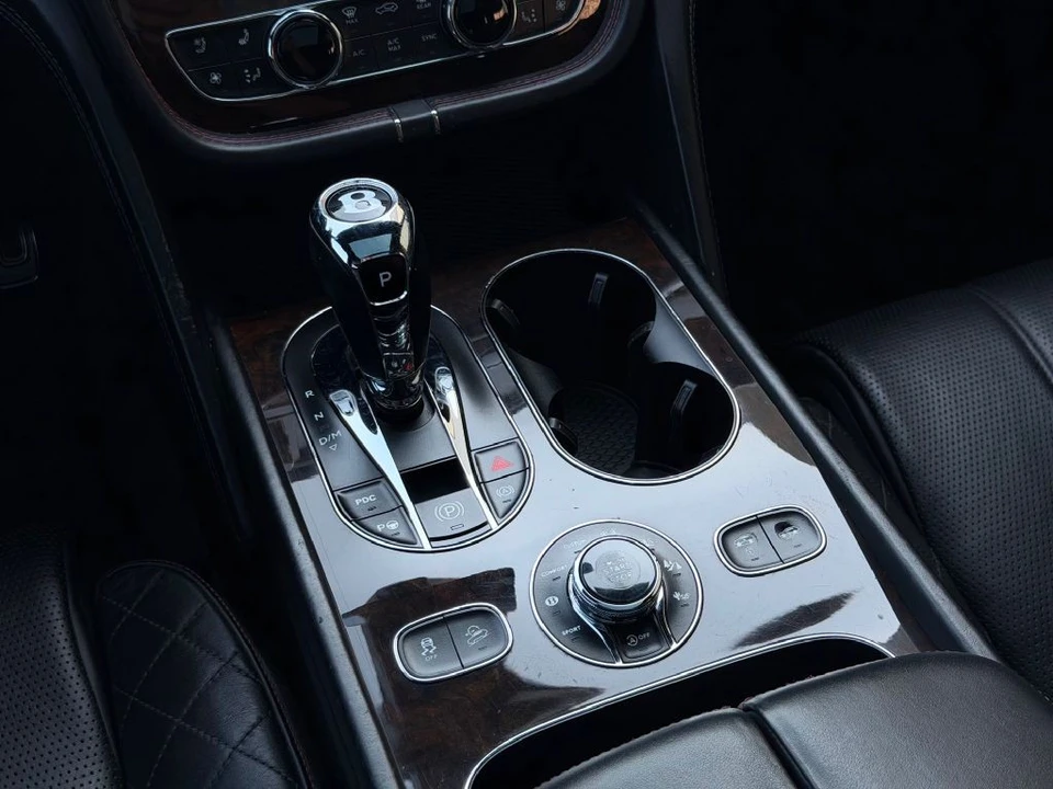 2017 Bentley Bentayga - Image 19 of 22