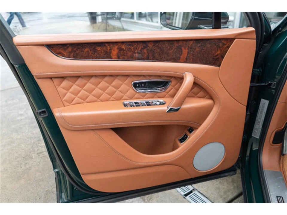 2017 Bentley Bentayga - Image 11 of 12