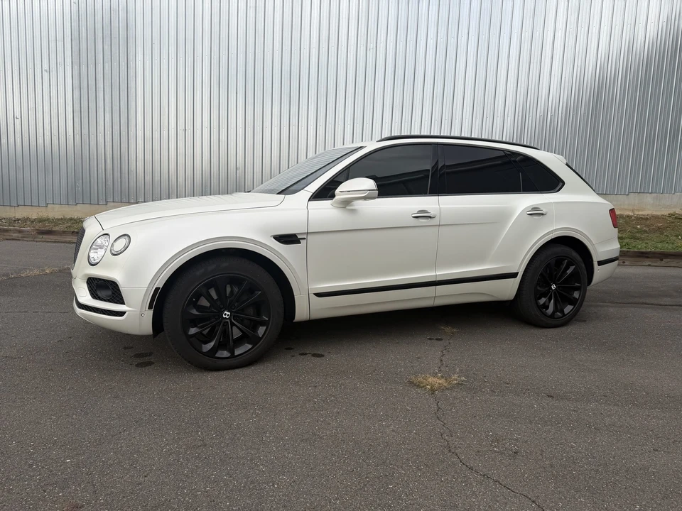 2017 Bentley Bentayga - Image 2 of 31