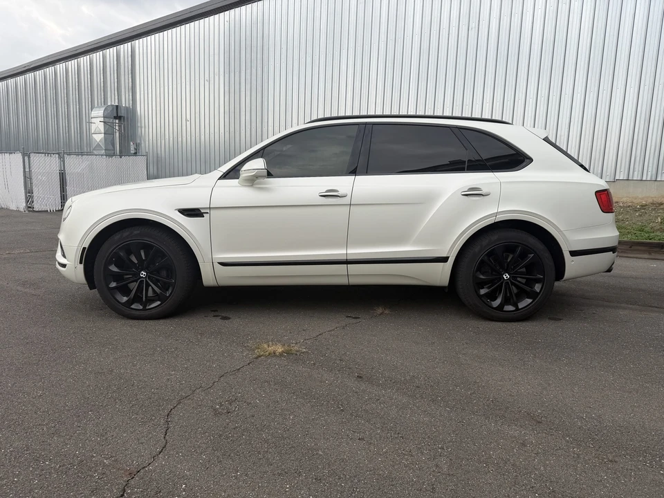 2017 Bentley Bentayga - Image 12 of 31