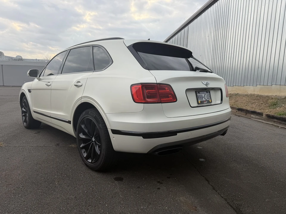 2017 Bentley Bentayga - Image 10 of 31