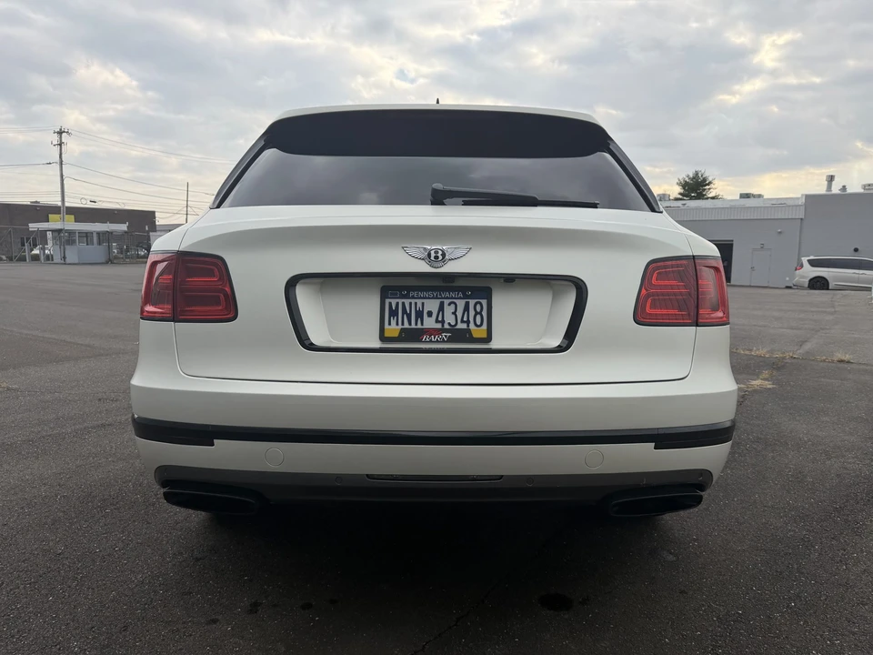 2017 Bentley Bentayga - Image 9 of 31