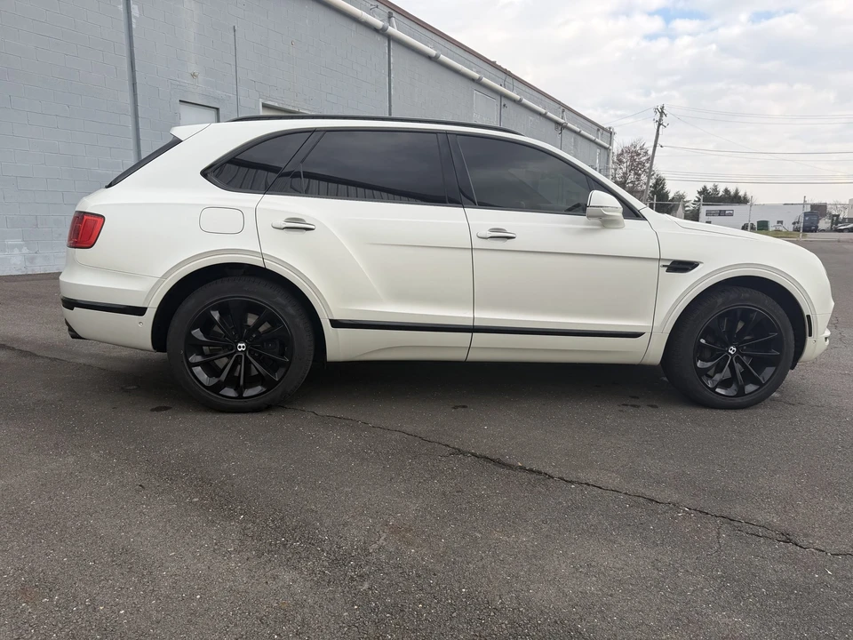 2017 Bentley Bentayga - Image 7 of 31