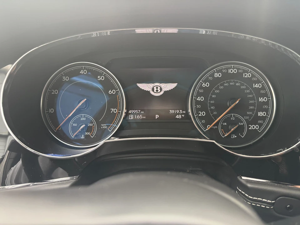 2017 Bentley Bentayga - Image 22 of 31