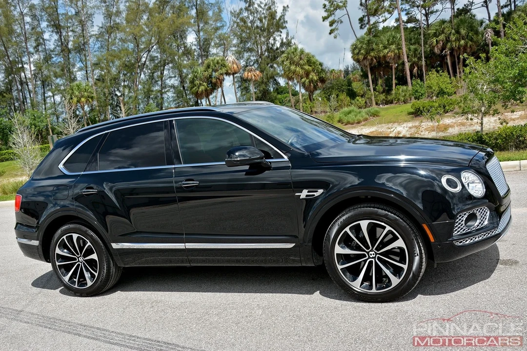 2017 Bentley Bentayga - Image 9 of 21