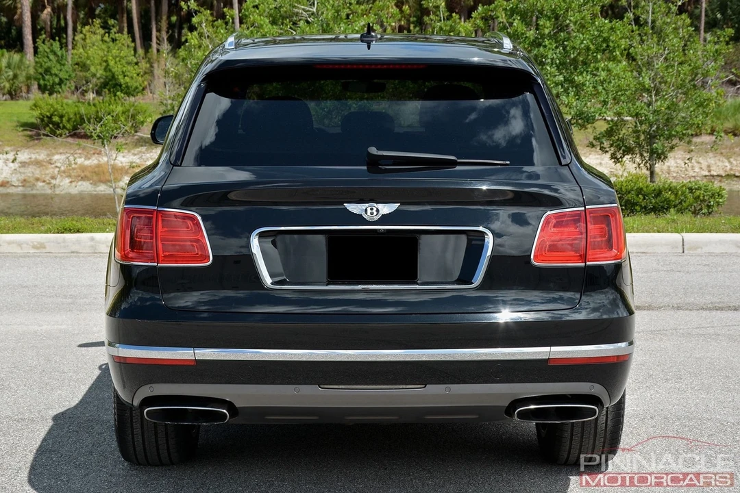 2017 Bentley Bentayga - Image 17 of 21