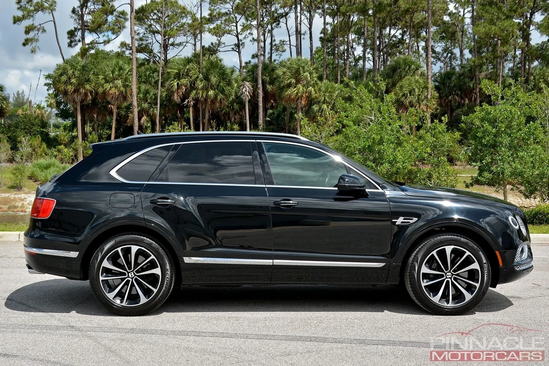 2017 Bentley Bentayga - Image 13 of 21