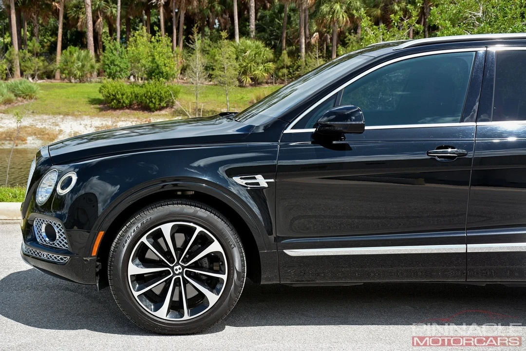 2017 Bentley Bentayga - Image 14 of 21