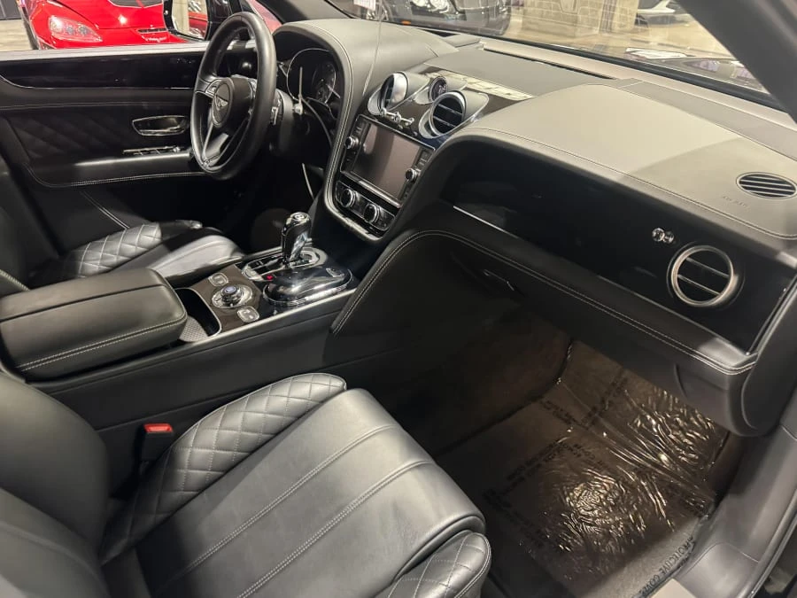 2017 Bentley Bentayga - Image 8 of 10