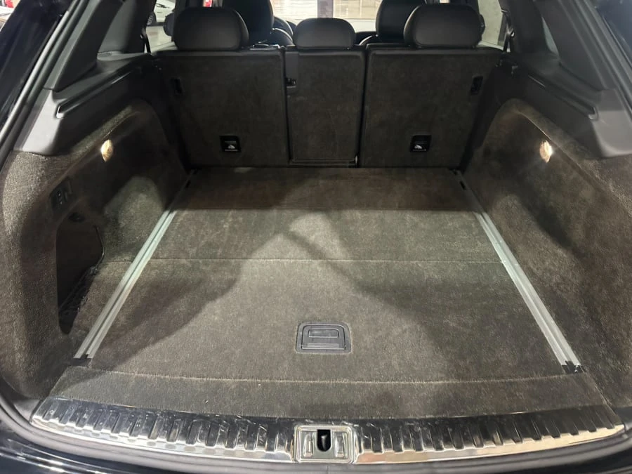 2017 Bentley Bentayga - Image 5 of 10