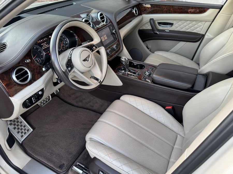 2017 Bentley Bentayga - Image 8 of 12