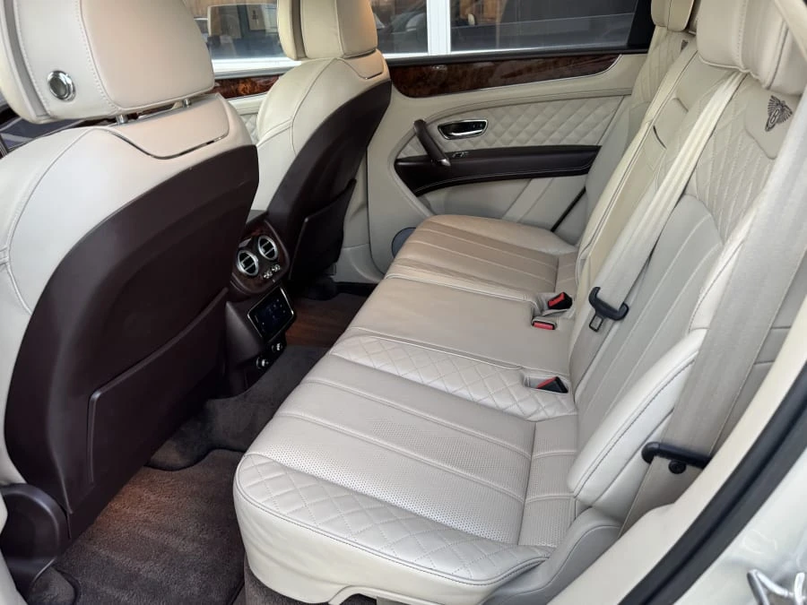 2017 Bentley Bentayga - Image 7 of 12