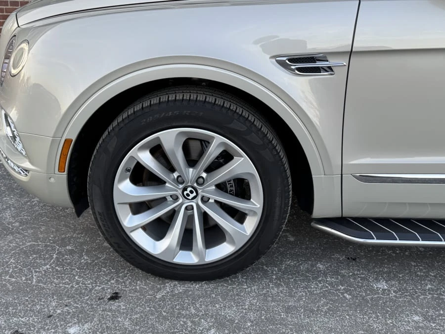 2017 Bentley Bentayga - Image 4 of 12