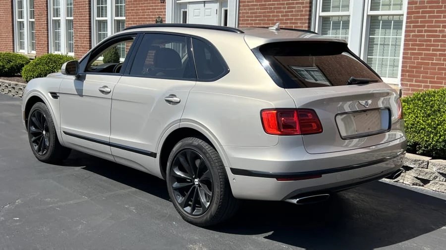 2017 Bentley Bentayga - Image 3 of 8