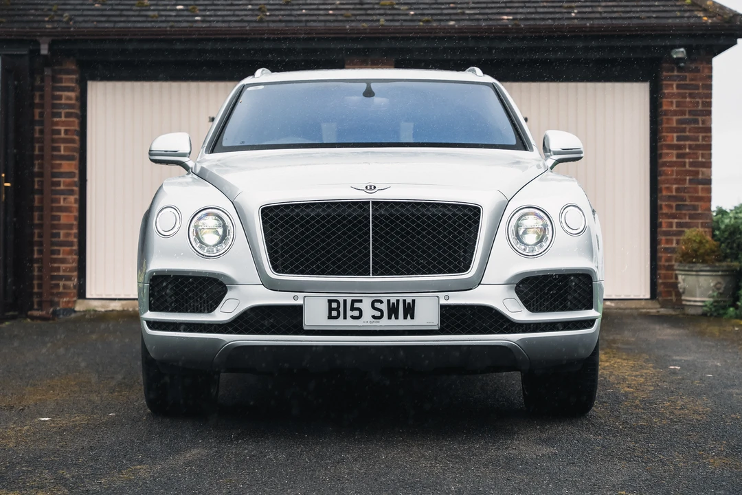 2017 Bentley Bentayga - Image 2 of 31