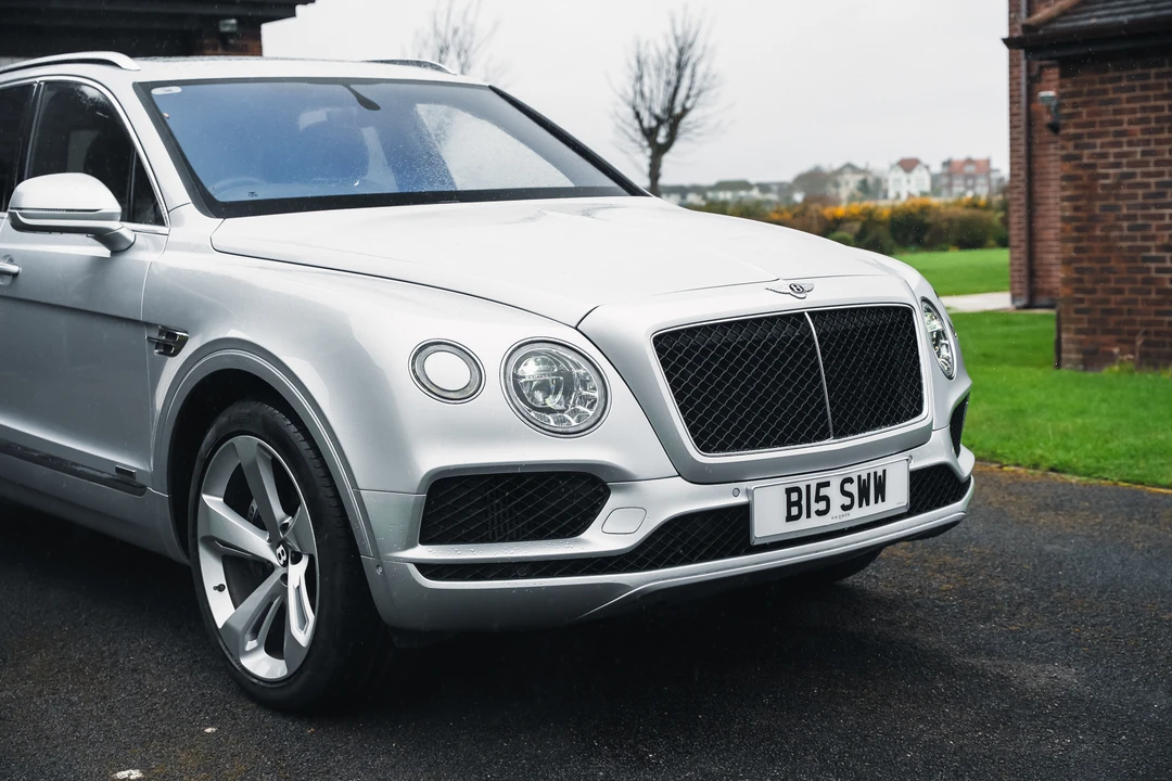 2017 Bentley Bentayga - Image 28 of 31