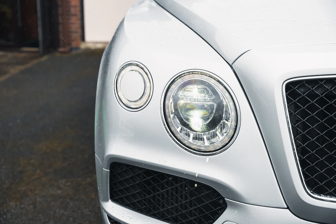 2017 Bentley Bentayga - Image 22 of 31