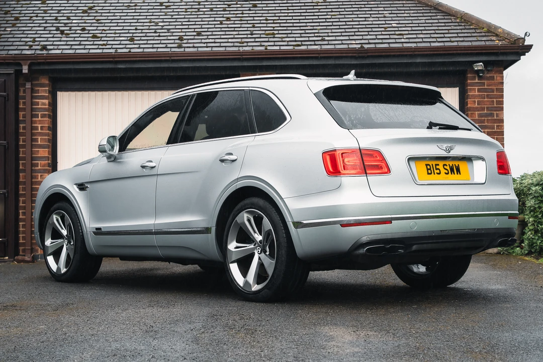 2017 Bentley Bentayga - Image 7 of 31