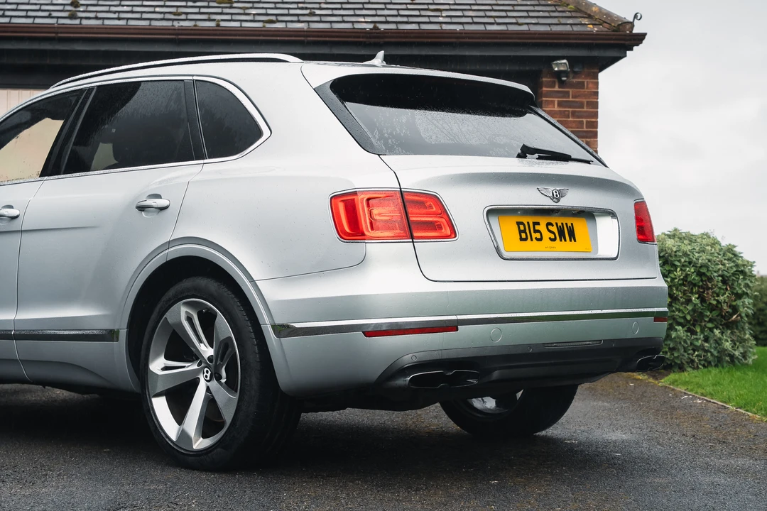 2017 Bentley Bentayga - Image 27 of 31