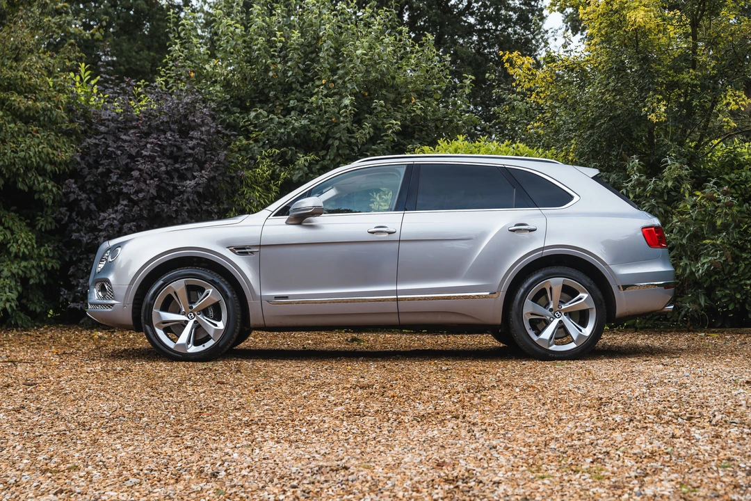 2017 Bentley Bentayga - Image 4 of 31