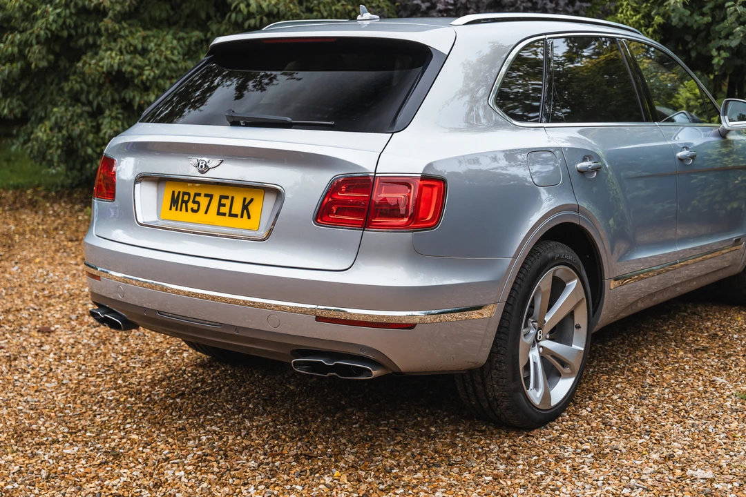 2017 Bentley Bentayga - Image 24 of 31